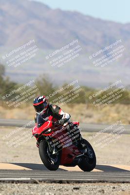 media/Dec-01-2025-Moto Forza (Mon) [[2daa91e15f]]/3-Beginner Group/Session 3 (Turn 3)/